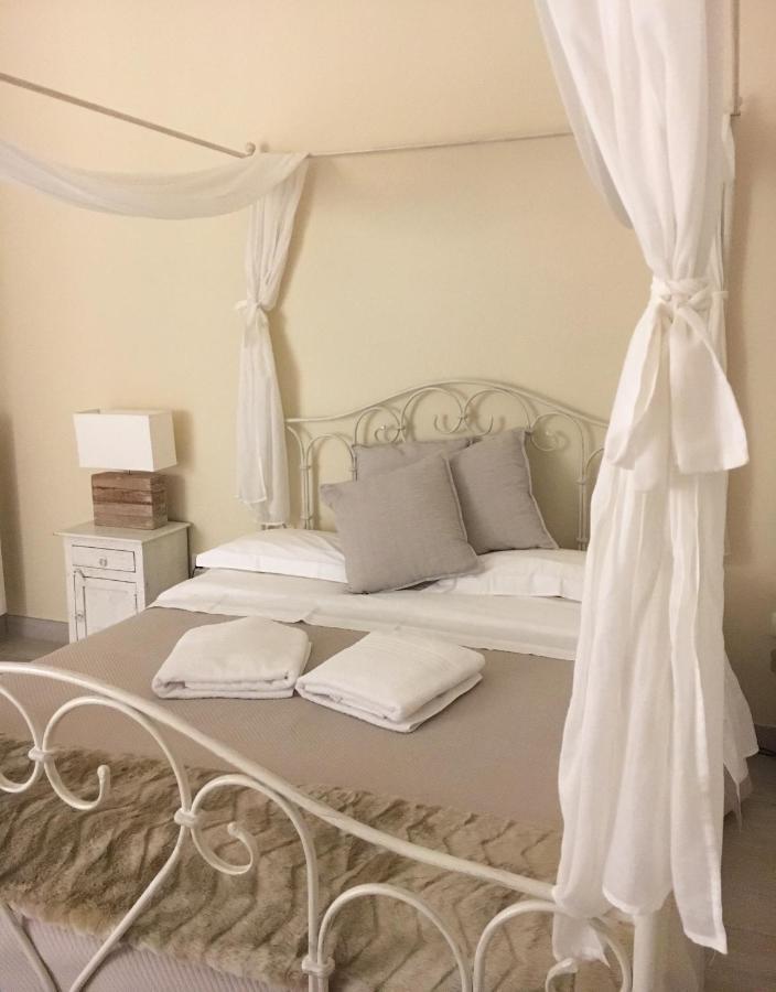 Ai Raggi Di Sole Bed & Breakfast Lecce Dış mekan fotoğraf