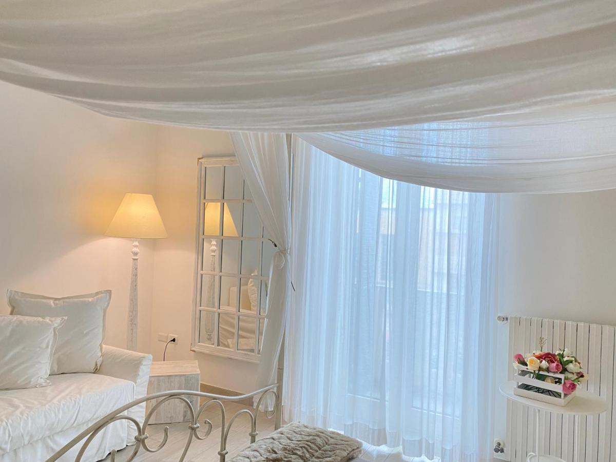 Ai Raggi Di Sole Bed & Breakfast Lecce Dış mekan fotoğraf